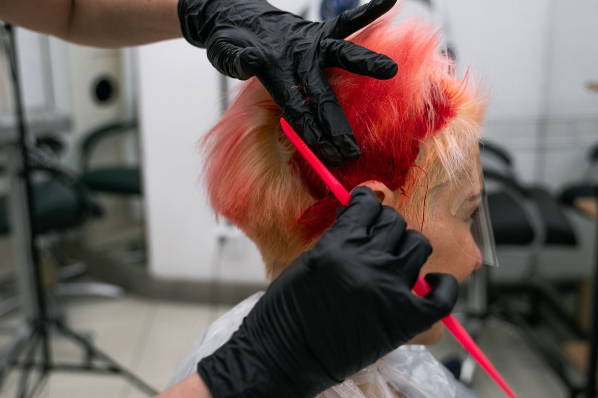Como escolher a cor de cabelo ideal com 4 passos para acertar
