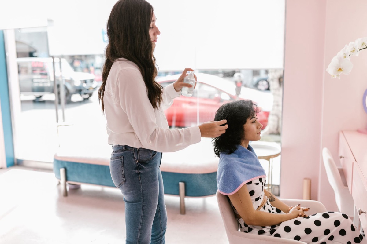 Produits de soin pour augmenter le volume capillaire.